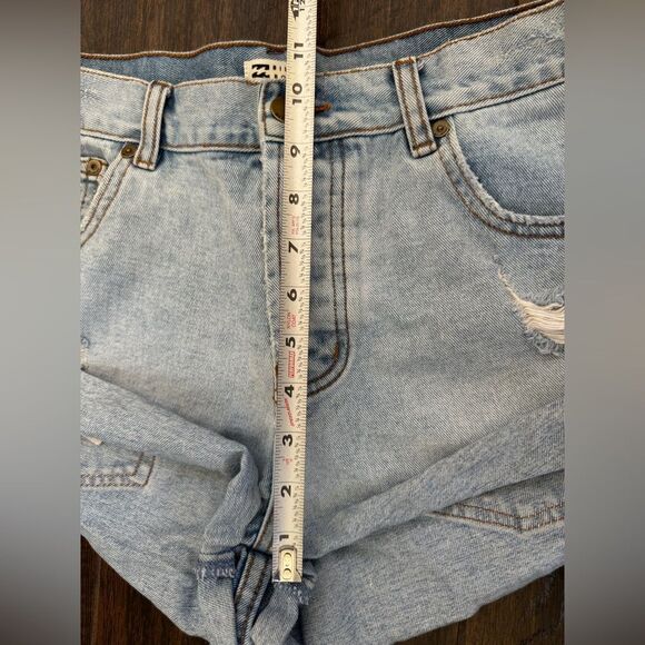 Billabong Get Low Denim Shorts light wash destroy - Picture 5 of 8